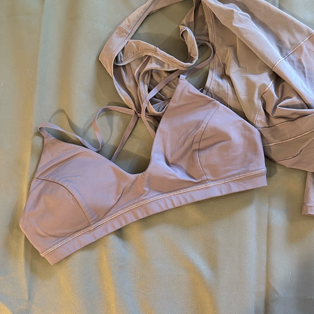Sexy lululemon tank top built in bra mesh details size 10 Lavender Grey PERFECT - Picture 8 of 9